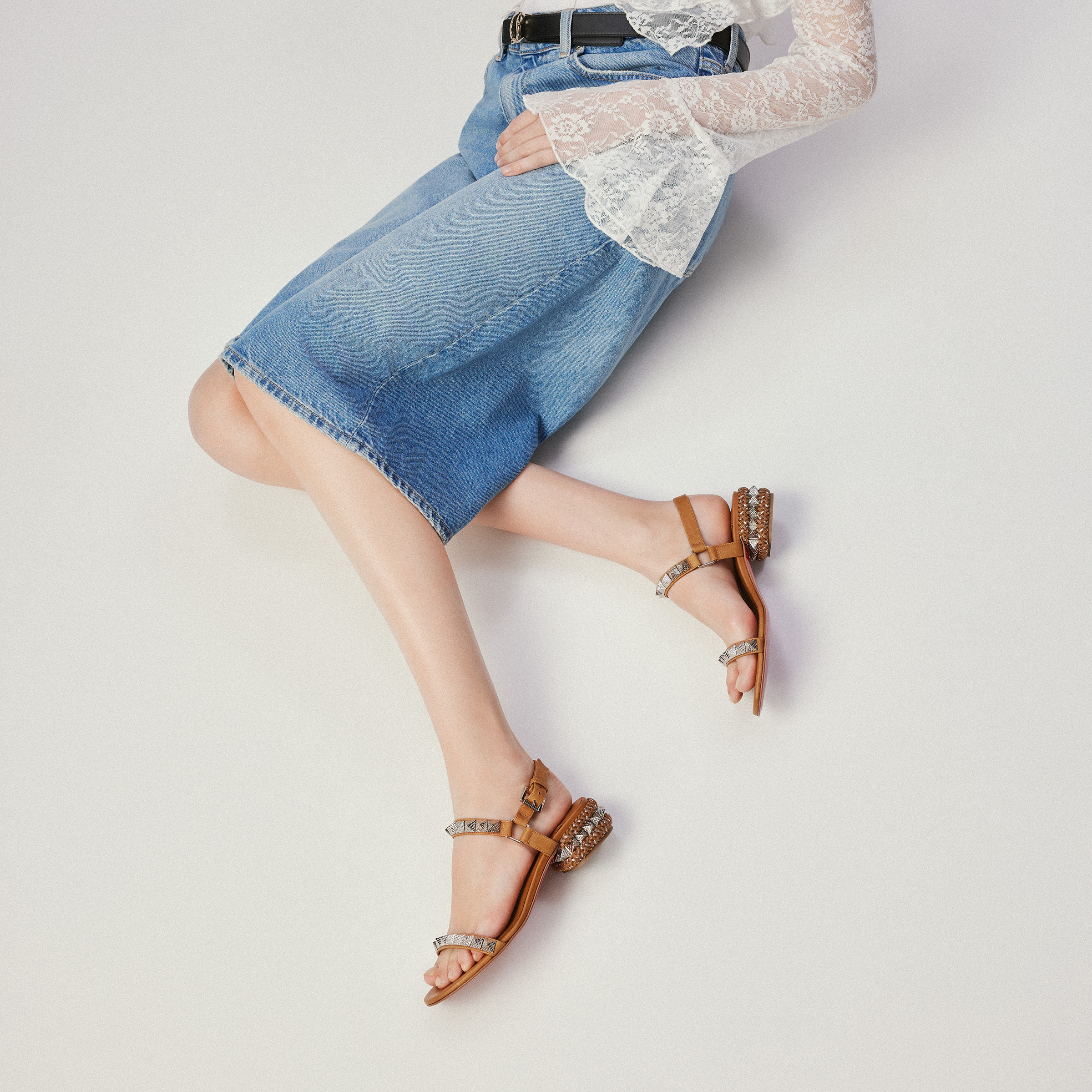 【CHRISTIAN LOUBOUTIN】Pyrasand 30 レザー サンダル Pyrasand - 30 mm Strappy sandals - Waxed calf leather