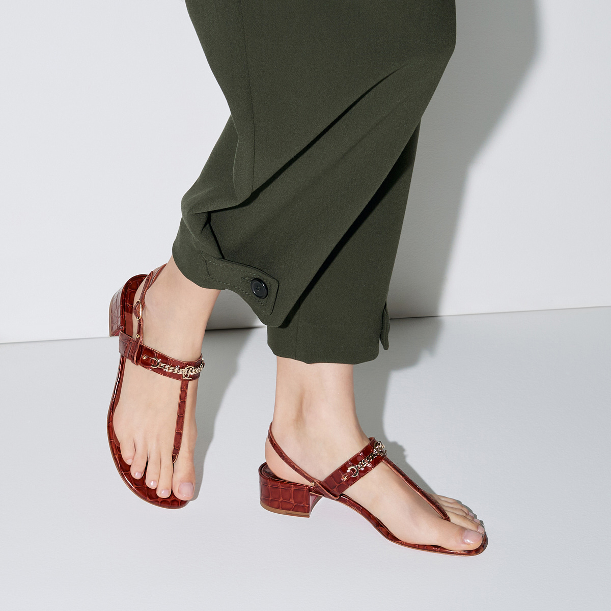 MJ Thong - 25 mm Mules - Alligator embossed calf leather - Acajou 
