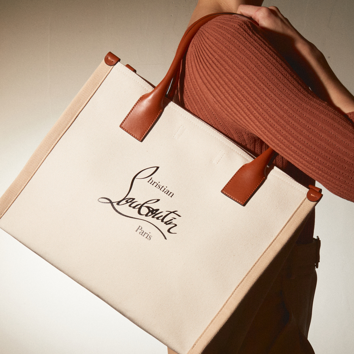 Louis Vuitton X Christian Louboutin Shopper Bag  شنطة لويس فيتون وكريستيان  لوبوتان 