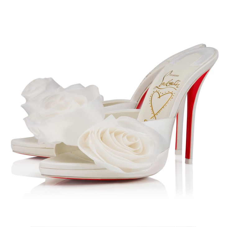 Christian Louboutin アイボリー フラットシューズ Mere Lachaise Mule - 120 mm Mules - Crepe satin - Ivory - Women