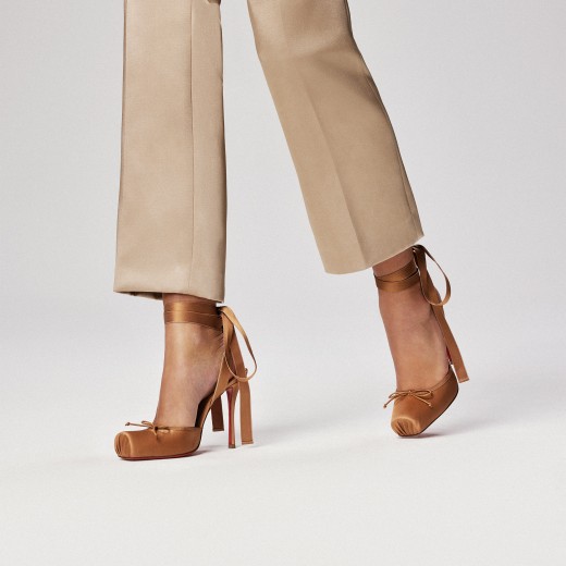 ルブタン Louboutin heel 40.5/26.5cm ベージュ13A 楽天市場】Christian Louboutin クリスチャン ルブタン SIMPLE